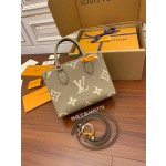 Louis Vuitton tote bag M45779