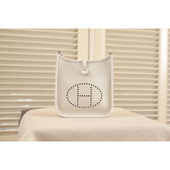 evelyne milkshake white silver buckle TG