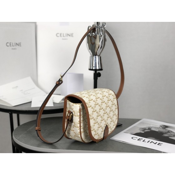 CELINE 𝑇𝑟𝑜𝑚𝑝𝘩𝑒 saddle bag model: 191502
