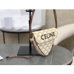 CELINE 𝑇𝑟𝑎𝑛𝑔𝑙𝑒 〰 Triangle bag model: 195902