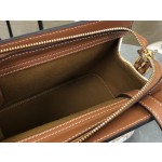 CELINE 𝗖𝗔𝗕𝗔𝗔𝗦𝗗⻼𝗙𝗥𝗔𝗡𝗖⻼⻼ "Bento Bag" Model: 191992