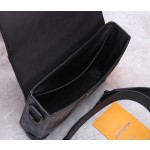 Louis Vuitton M45727 This small cuboid Trunk messenger bag