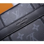 Louis Vuitton M45727 This small cuboid Trunk messenger bag