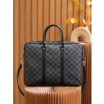 Louis Vuitton 𝐏𝐎𝐑𝐓𝐄 𝐃𝐎𝐂𝐔𝐌𝐄𝐍𝐓𝐒 𝐕𝐎𝐘𝐀𝐆𝐄 Briefcase M41478
