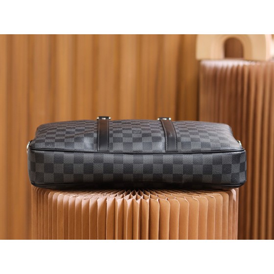 Louis Vuitton 𝐏𝐎𝐑𝐓𝐄 𝐃𝐎𝐂𝐔𝐌𝐄𝐍𝐓𝐒 𝐕𝐎𝐘𝐀𝐆𝐄 Briefcase M41478