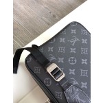 Louis Vuitton LU OUTDOOR messenger bag