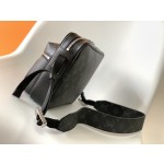 Louis Vuitton LU OUTDOOR messenger bag