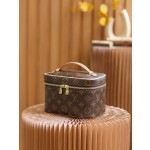 Louis Vuitton 𝐍𝐈𝐂𝐄 𝐌𝐢𝐧𝐢 cosmetic bag M44495 French original leather 🇫🇷 pure steel hardware