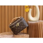 Louis Vuitton 𝐍𝐈𝐂𝐄 𝐌𝐢𝐧𝐢 cosmetic bag M44495 French original leather 🇫🇷 pure steel hardware