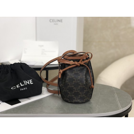 CELINE 𝗧𝗿𝗶𝗼𝗺𝗽𝗵𝗲𝗠𝗶𝗻𝗶 Mini bucket model: 10H492