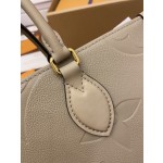 Louis Vuitton tote bag M45607