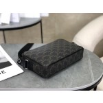 CELINE medium size messenger bag model: 197202