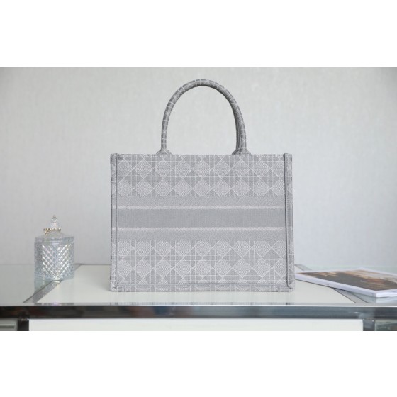 DIOR TOTE embroidered vine check grey