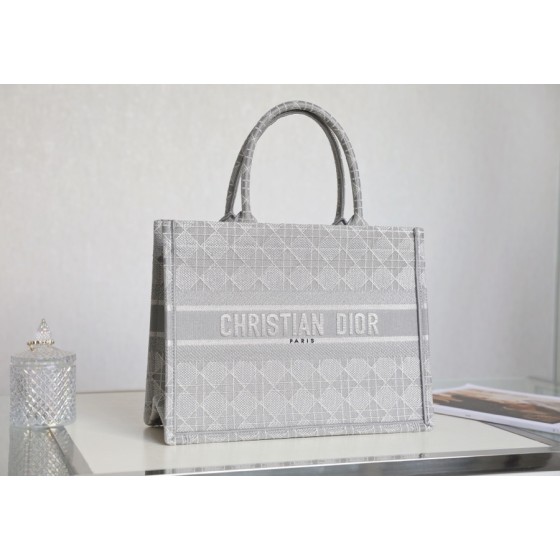 DIOR TOTE embroidered vine check grey
