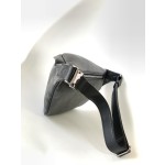 Louis Vuitton DISCOVERY belt bag