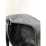 Louis Vuitton DISCOVERY belt bag