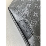 Louis Vuitton DISCOVERY belt bag