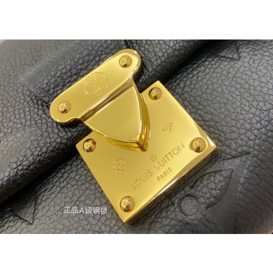 Louis Vuitton  M45813