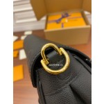 Louis Vuitton  M45813