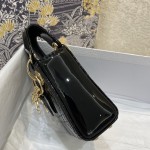 Dior Lady's new micro patent leather collection