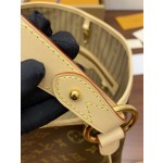 Louis Vuitton's exclusive debut model: M40352 Super Enhanced Edition