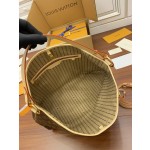 Louis Vuitton's exclusive debut model: M40352 Super Enhanced Edition