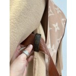 Louis Vuitton Cashmere Coat (Consult customer service to confirm size before placing a custom order)