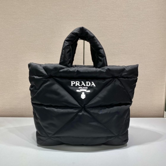 Prada tote bag 🎉1BG411 new
