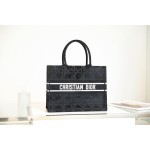 DIOR TOTE embroidered vine check black