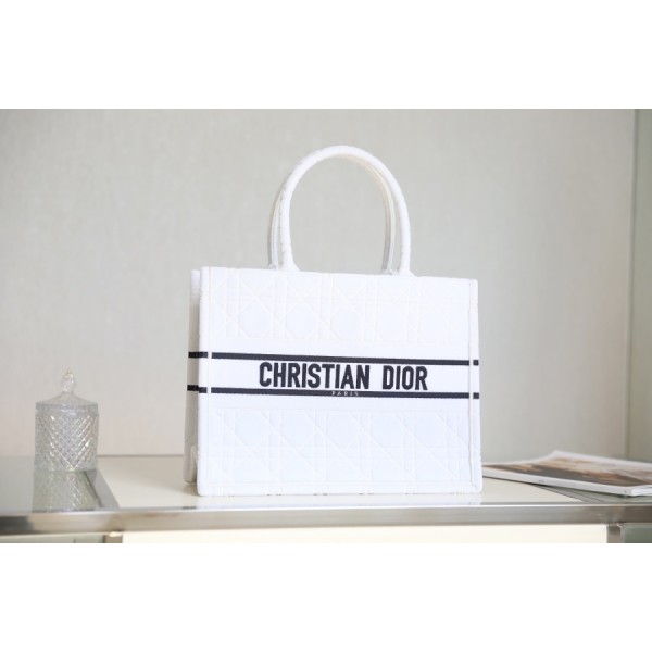 DIOR TOTE embroidered vine check white