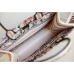 DIOR TOTE Fu Manhua