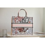 DIOR TOTE Fu Manhua
