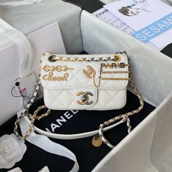 CHANEL Pearl Hairpin Micro Seal Bag Model. 2978