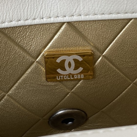 CHANEL Pearl Hairpin Micro Seal Bag Model. 2978