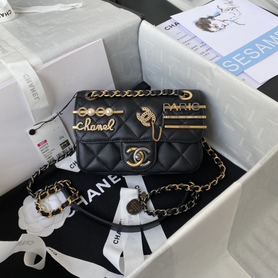 CHANEL Pearl Hairpin Micro Seal Bag Model. 2978