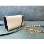 Valentino's elegant and modern V LOGO logo (a chain➕leather shoulder strap) Model: 0777