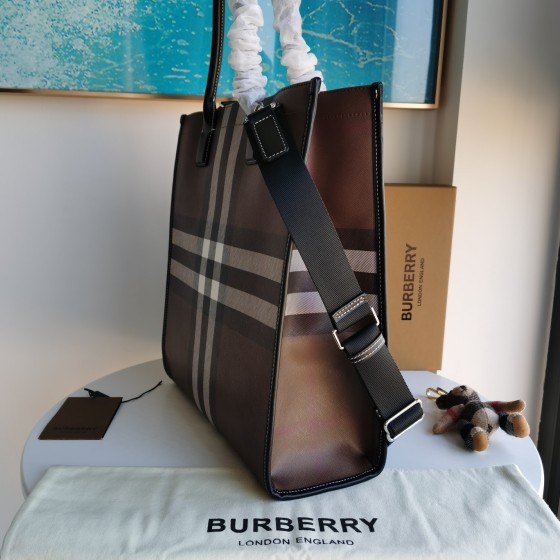 Burberry Classic Bag