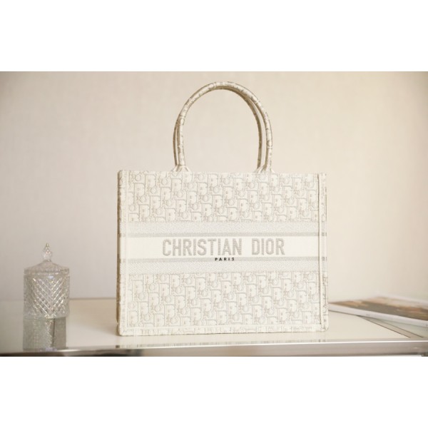 DIOR TOTE gold embroidery