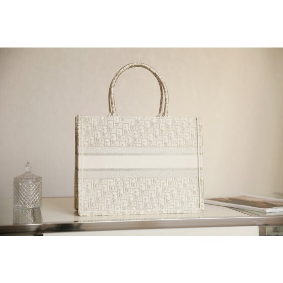 DIOR TOTE gold embroidery