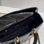 DIOR Lady's latest flip sheepskin seven compartments