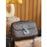 Louis Vuitton 𝐒 𝐋𝐎𝐂𝐊 messenger bag M45806