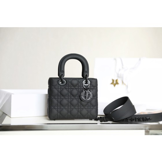 Four compartments So black🖤 DR-091 Lady Dior Ultra Mat Pocket Handbag