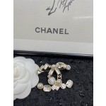 CHANEL brooch