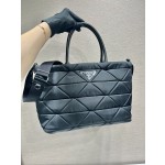 Prada tote bag large 🎉1BG435