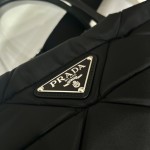 Prada tote bag large 🎉1BG435