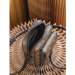 Louis Vuitton 𝐂𝐇𝐑𝐈𝐒𝐓𝐎𝐏𝐇𝐄𝐑 camera bag M69404