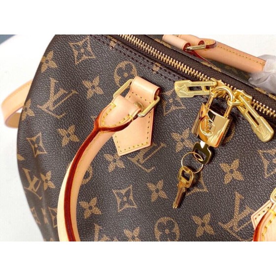 Louis Vuitton M41111 Inspired by the travel revolution of the time, Louis Vuitton's iconic design is in full effect