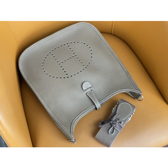 Evelyne 29 tc leather elephant gray silver buckle