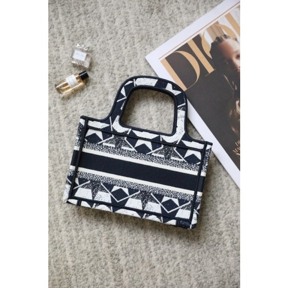 DIOR BOOK TOTE blue small five stars