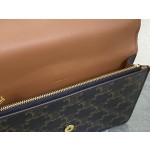 CELINE 𝒘𝒐𝒄 Package Model: 10D852